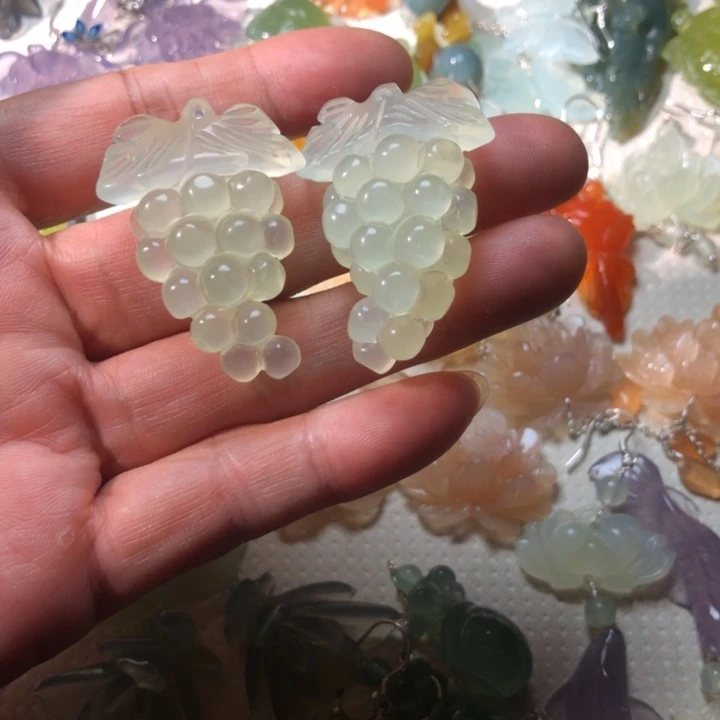 蛇纹石玉未镶嵌耳坠