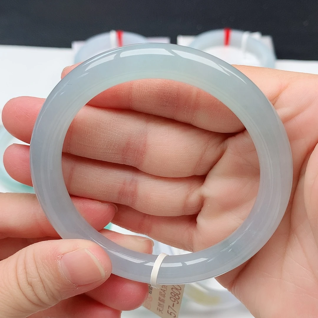 翡翠手镯未镶嵌天然翡翠