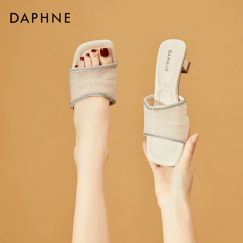 达芙妮法式细跟一字拖女2025夏季新款水钻网纱仙女百搭外穿凉拖鞋