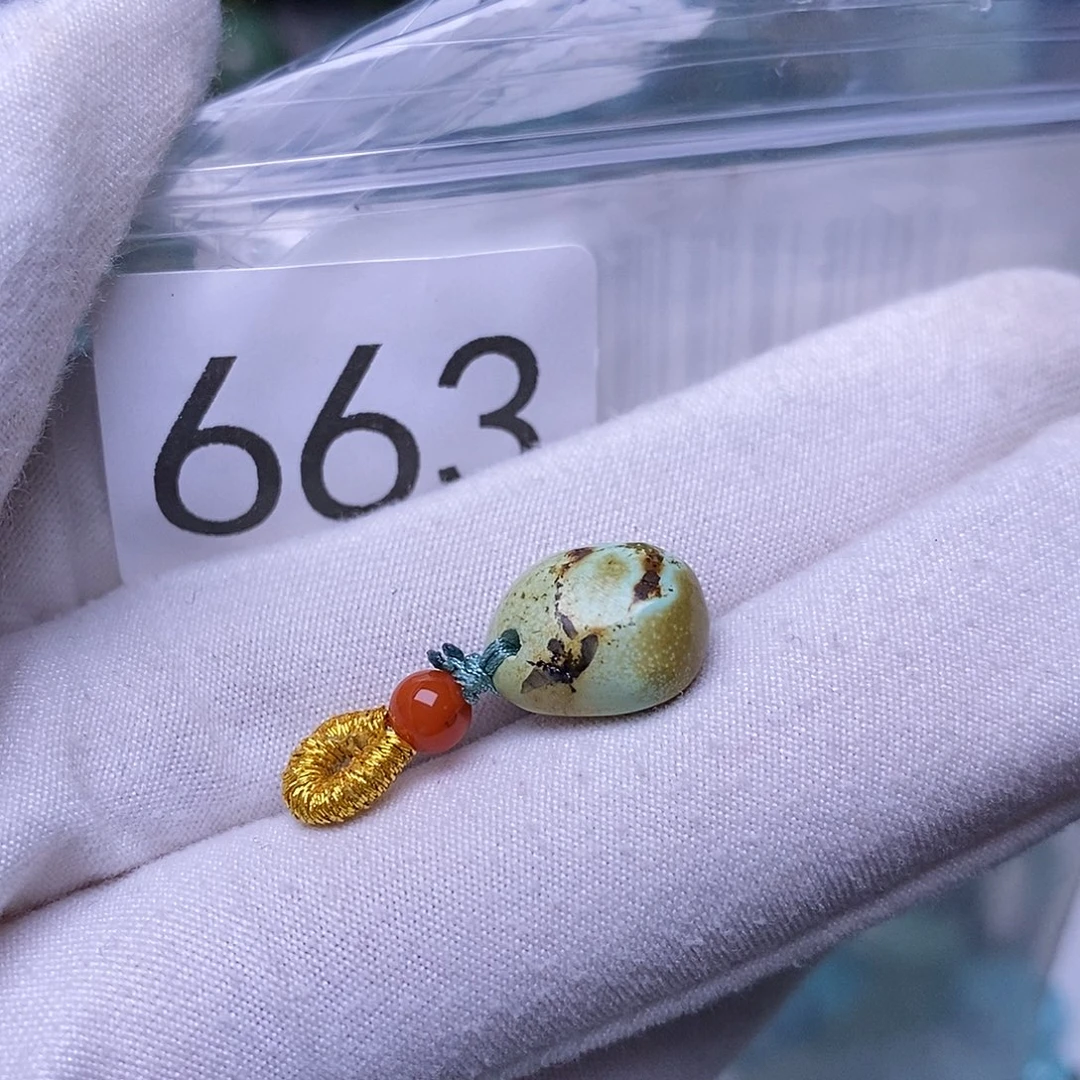 南红玛瑙未镶嵌珠宝奇石