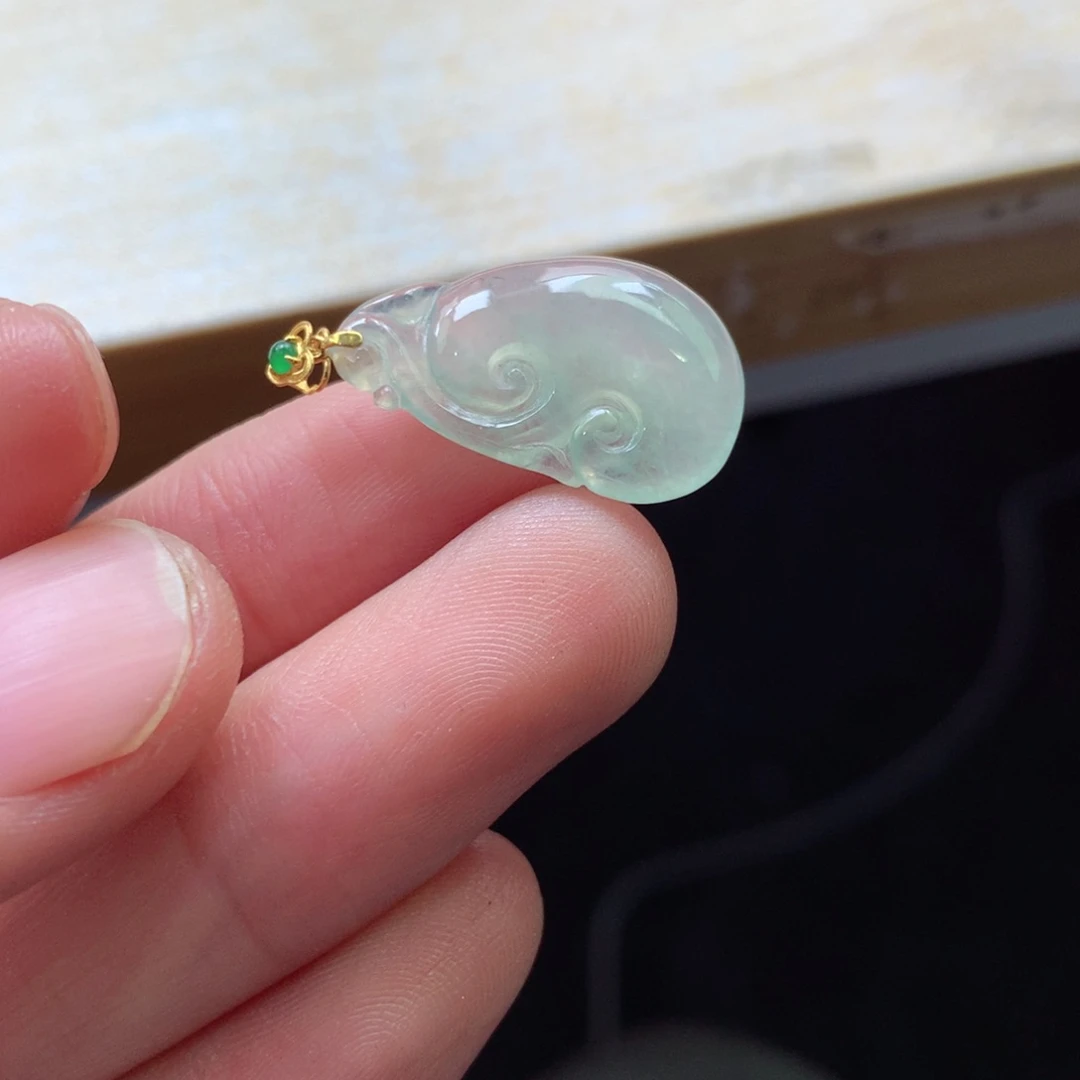 翡翠颈饰18K金镶嵌吊坠