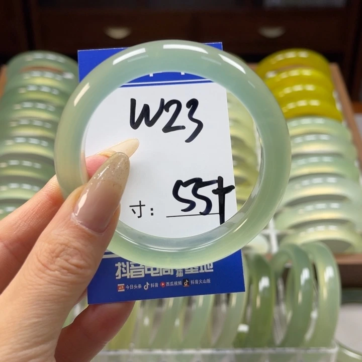 岫玉未镶嵌手镯嗯***呀手镯