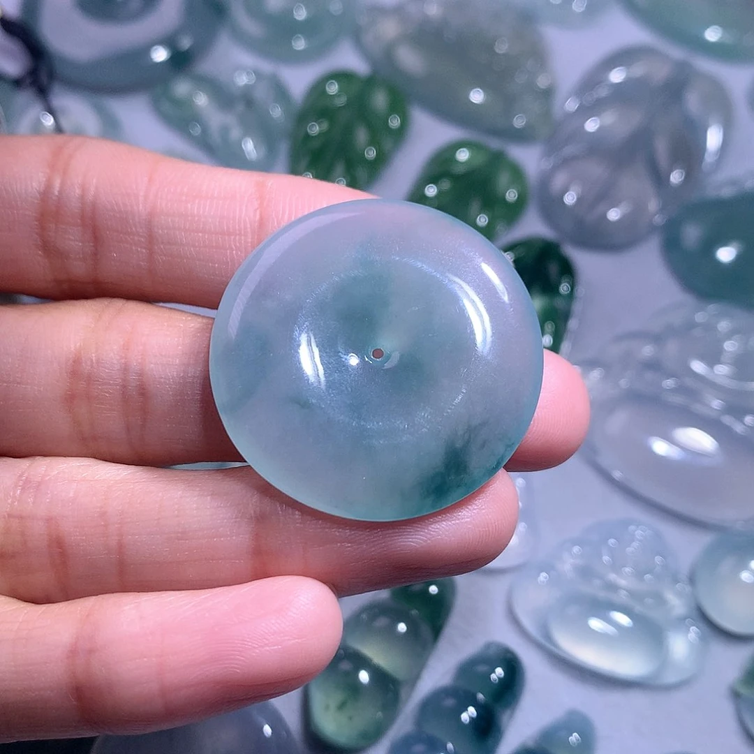 【闪购商品】翡翠颈饰未镶嵌扣