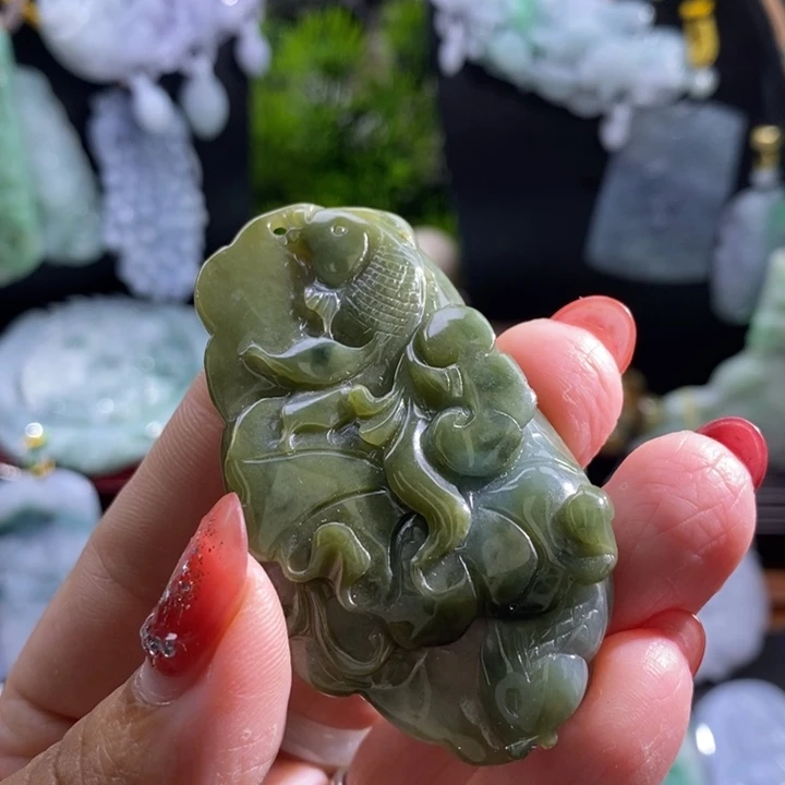 【闪购商品】颈饰未镶嵌翡翠鱼