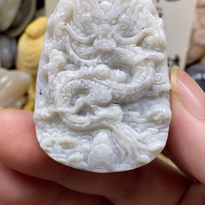 硅化珊瑚（珊瑚玉）未镶嵌颈饰