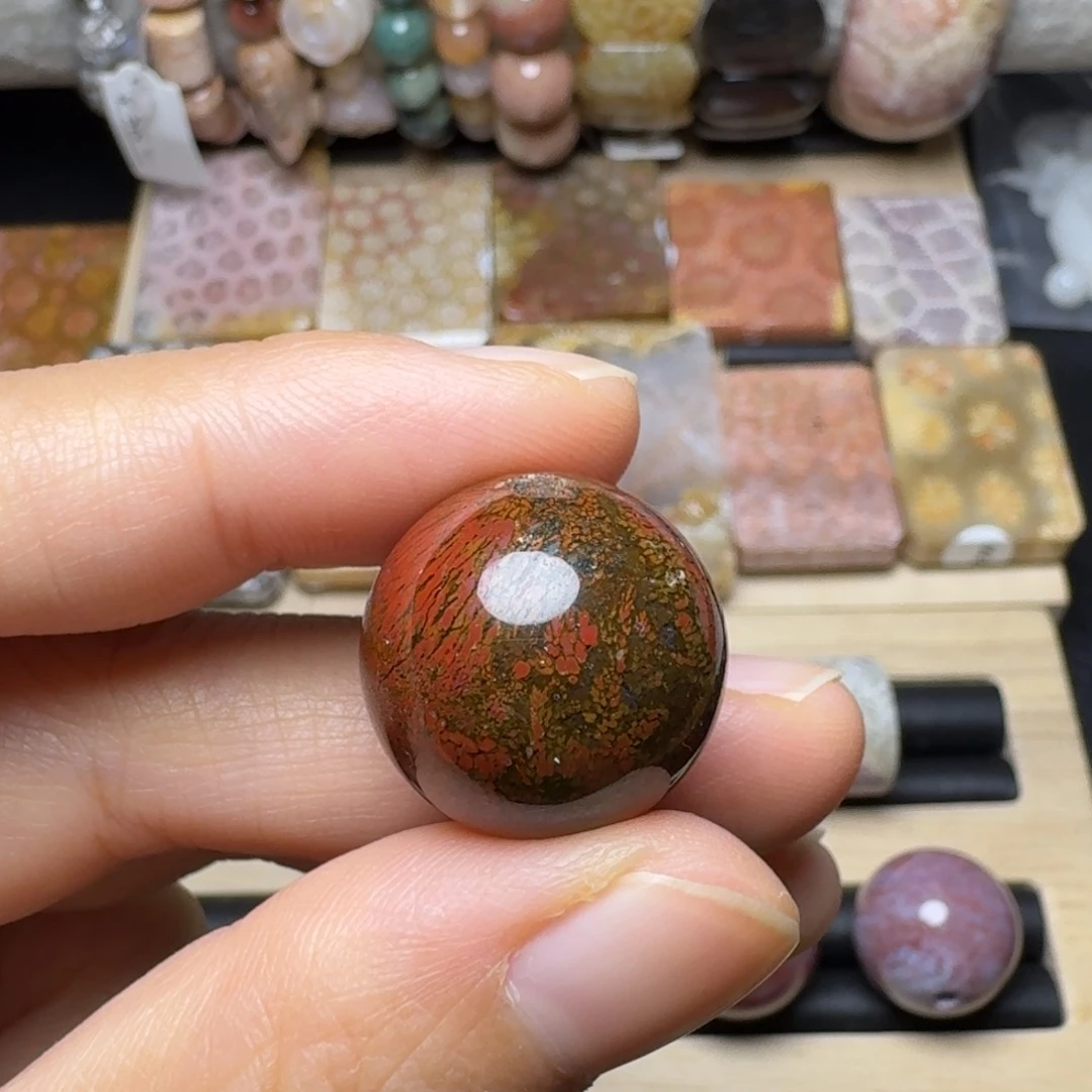 梦***F石英质玉未镶嵌绚丽的秋，19.7咪