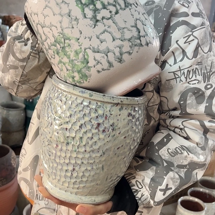 微瑕高度22厘米口径20厘米