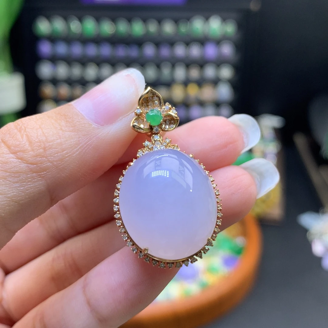 翡翠18K金镶嵌颈饰