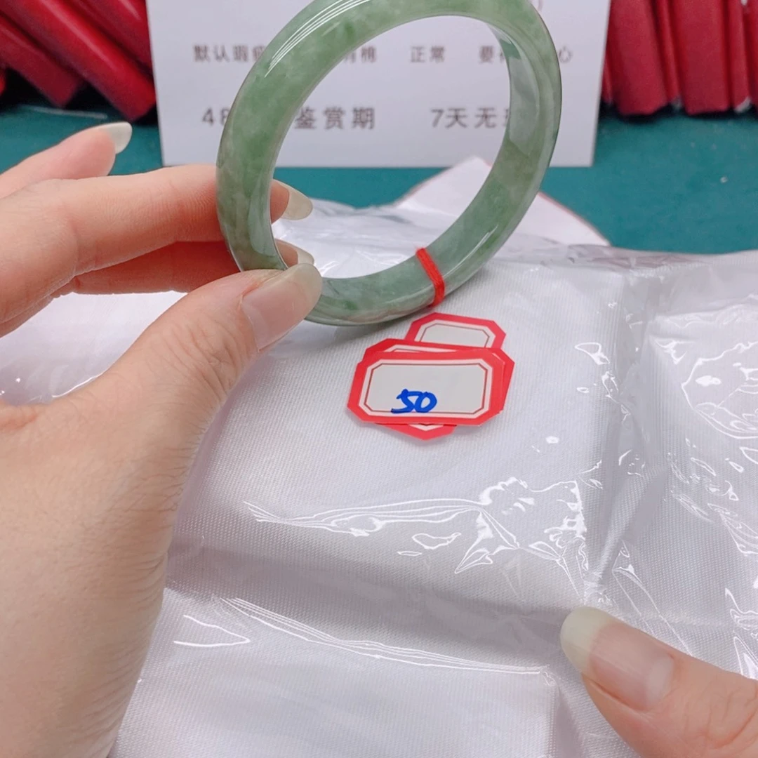 翡翠手镯未镶嵌幸**乐50000000