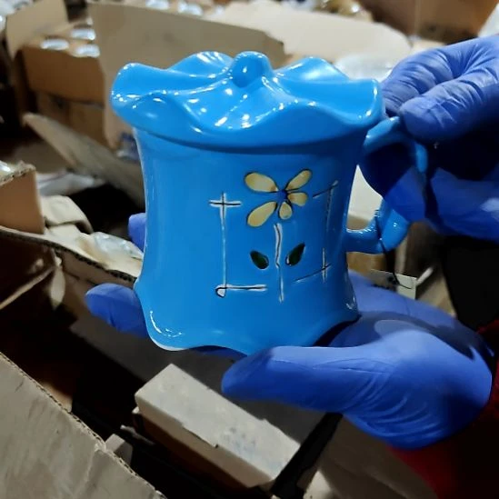 摆件盘子碗茶壶啥都有