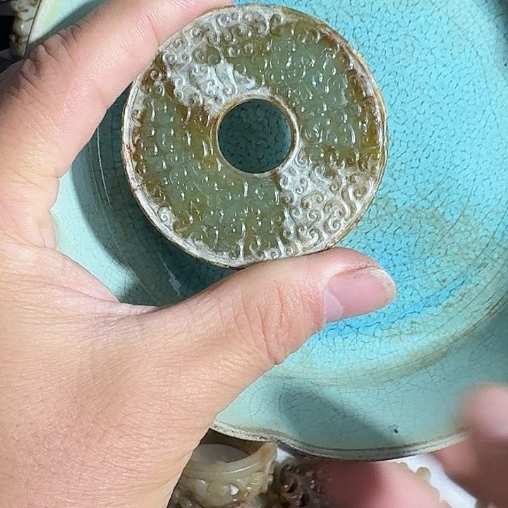 摆件瓷器等艺术作品多次