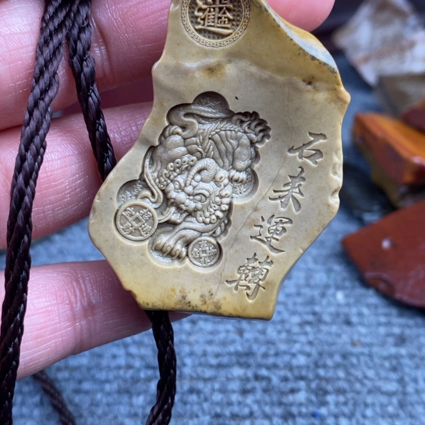 【闪购商品】原石雕刻手把件