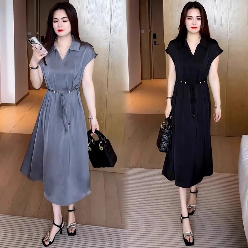 2025夏季新款中腰时尚V领夏季高腰遮肚翻领显瘦减龄连衣裙纯色女