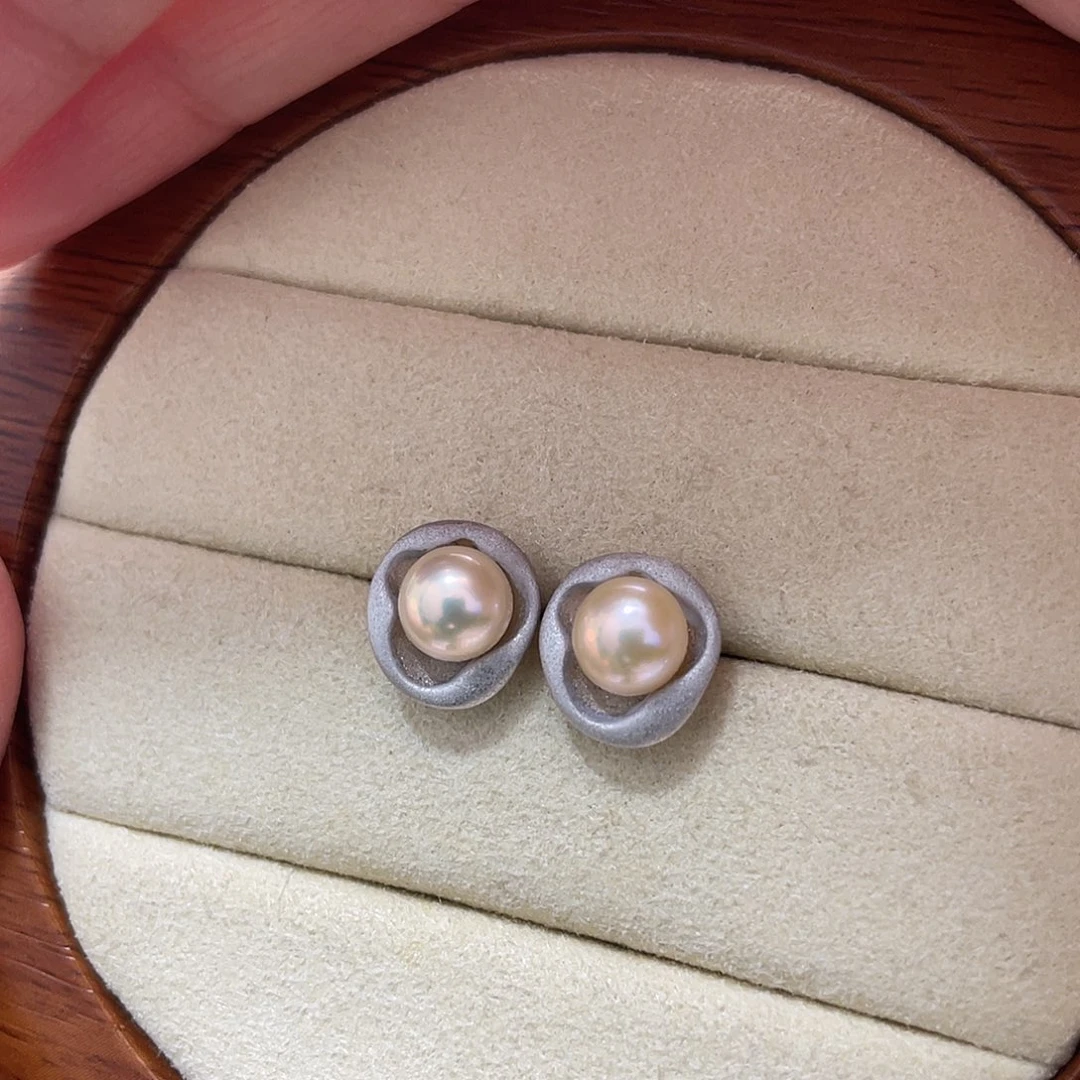 淡水珍珠银S925镶嵌耳饰