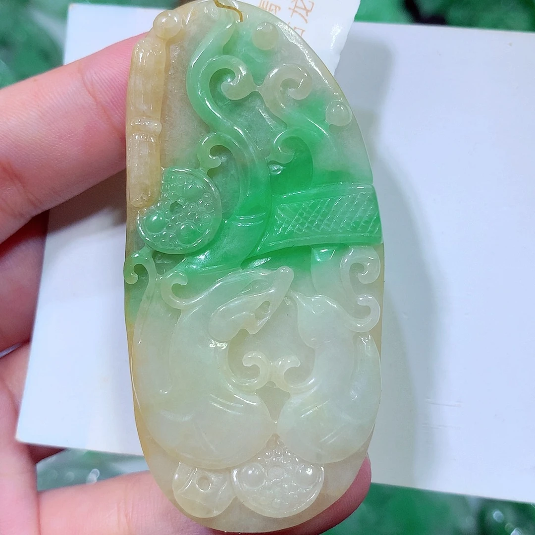 吊坠(不含链)未镶嵌翡翠