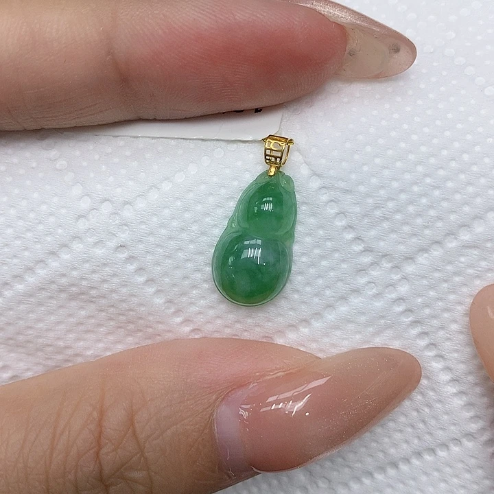 颈饰18K金镶嵌翡翠