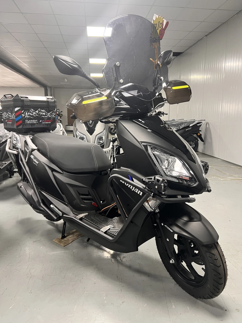 全新重庆望江龙UY125cc踏板摩托车CBS爽碟刹