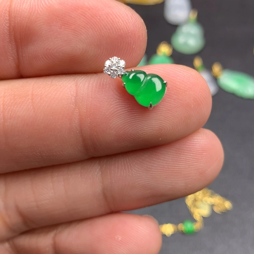 【闪购商品】颈饰18K金镶嵌翡翠翡翠