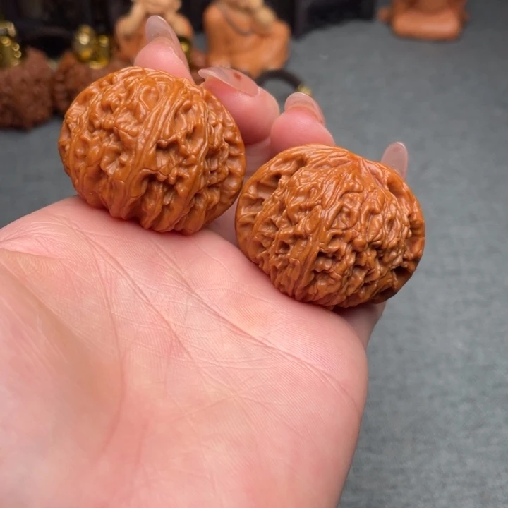 文玩核桃把件闷白40微修