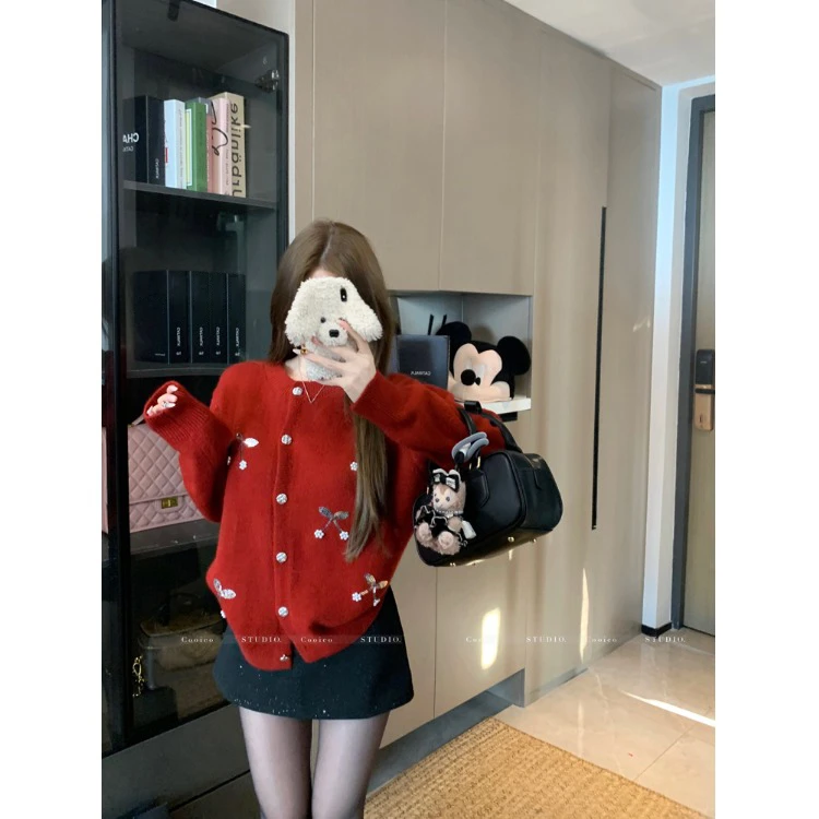 蝴蝶结钉珠圆领针织外套女冬季新年红色宽松毛衣开衫甜美长袖上衣