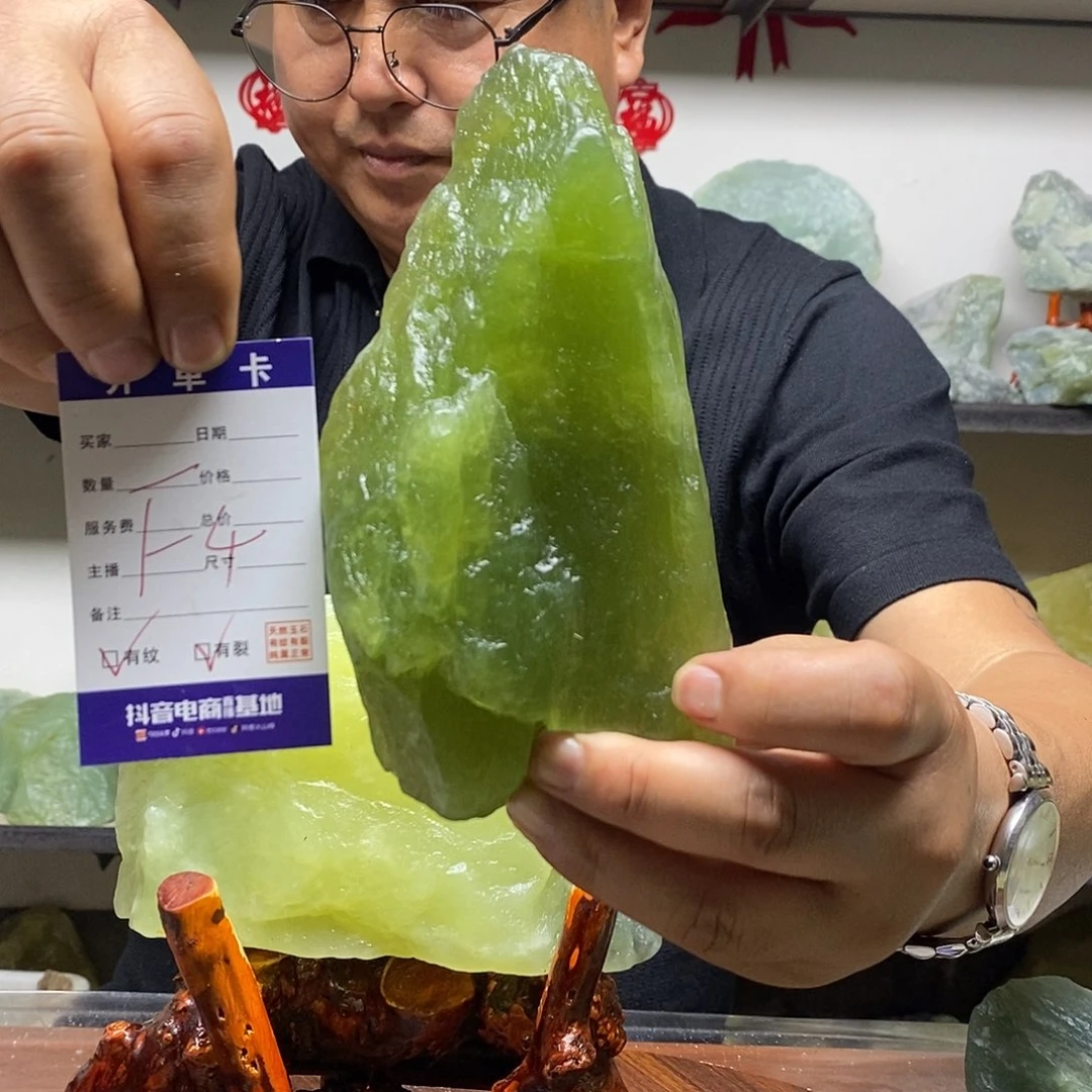 蛇纹石玉未镶嵌纯天然岫玉原石