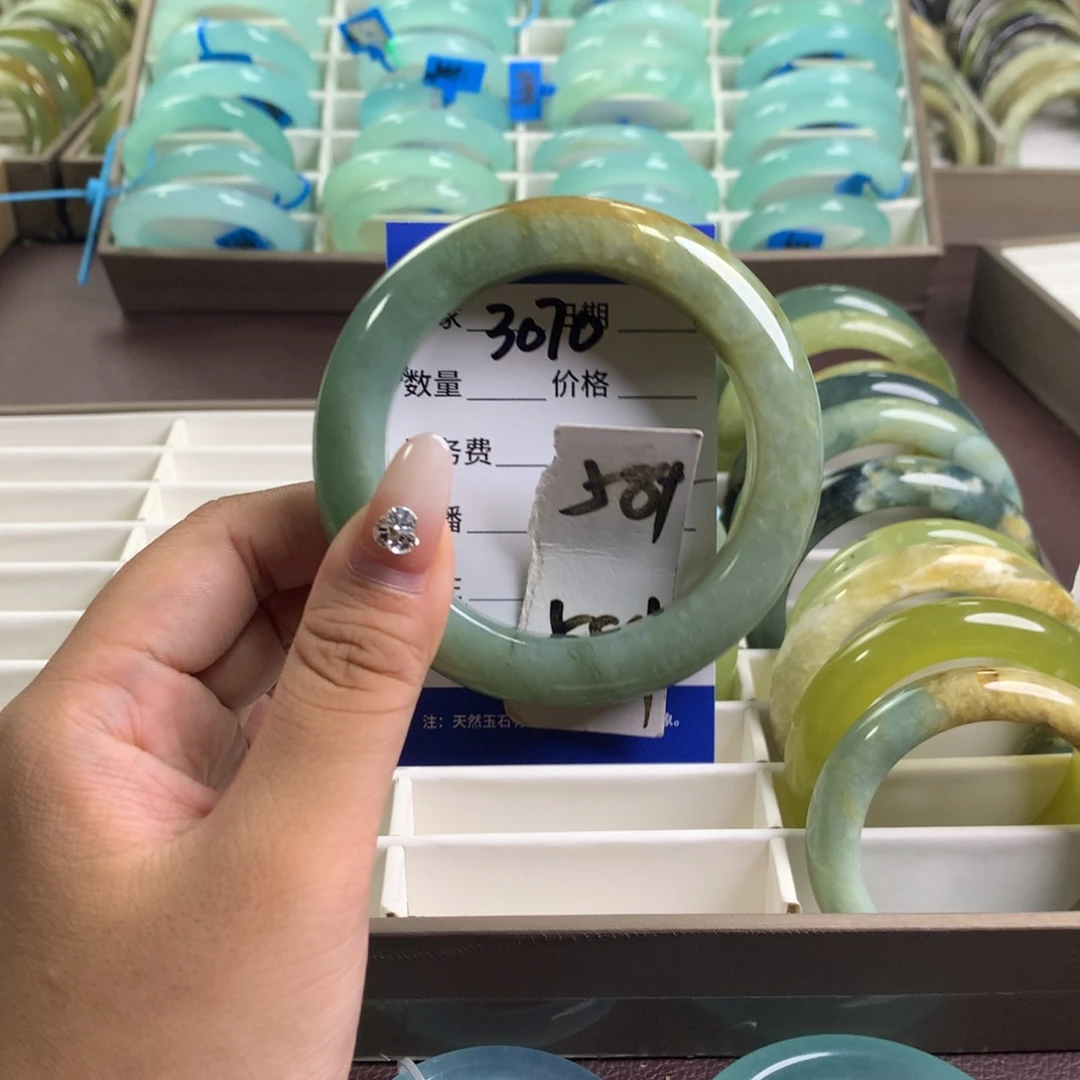 未镶嵌蛇纹石玉手镯3070