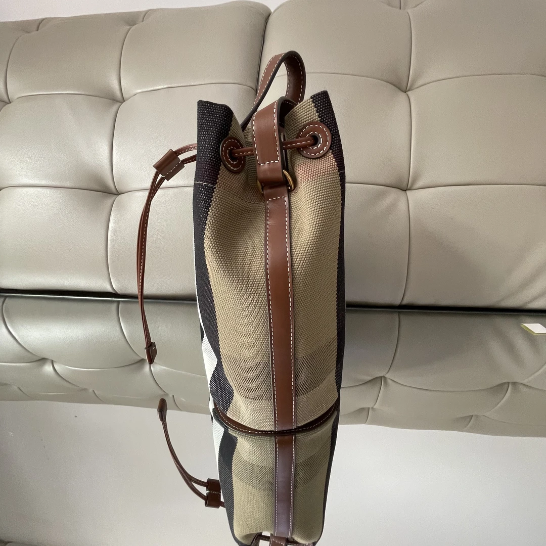 新款时尚格纹高级感单肩斜挎抽绳水桶包MA5BBHZ0059