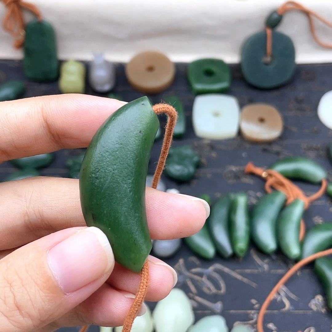 颈饰未镶嵌和田玉（糖玉）棉***女