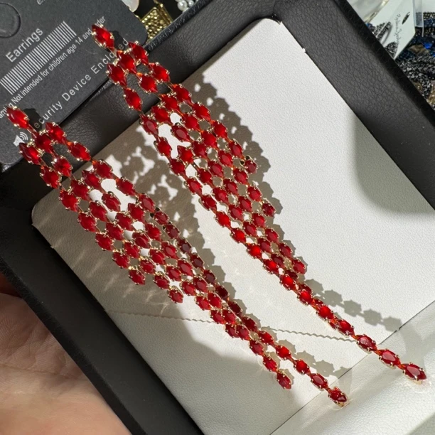 铜合金合成锆石婚庆饰品 红色简约大气长款流苏耳环过年款 925 针