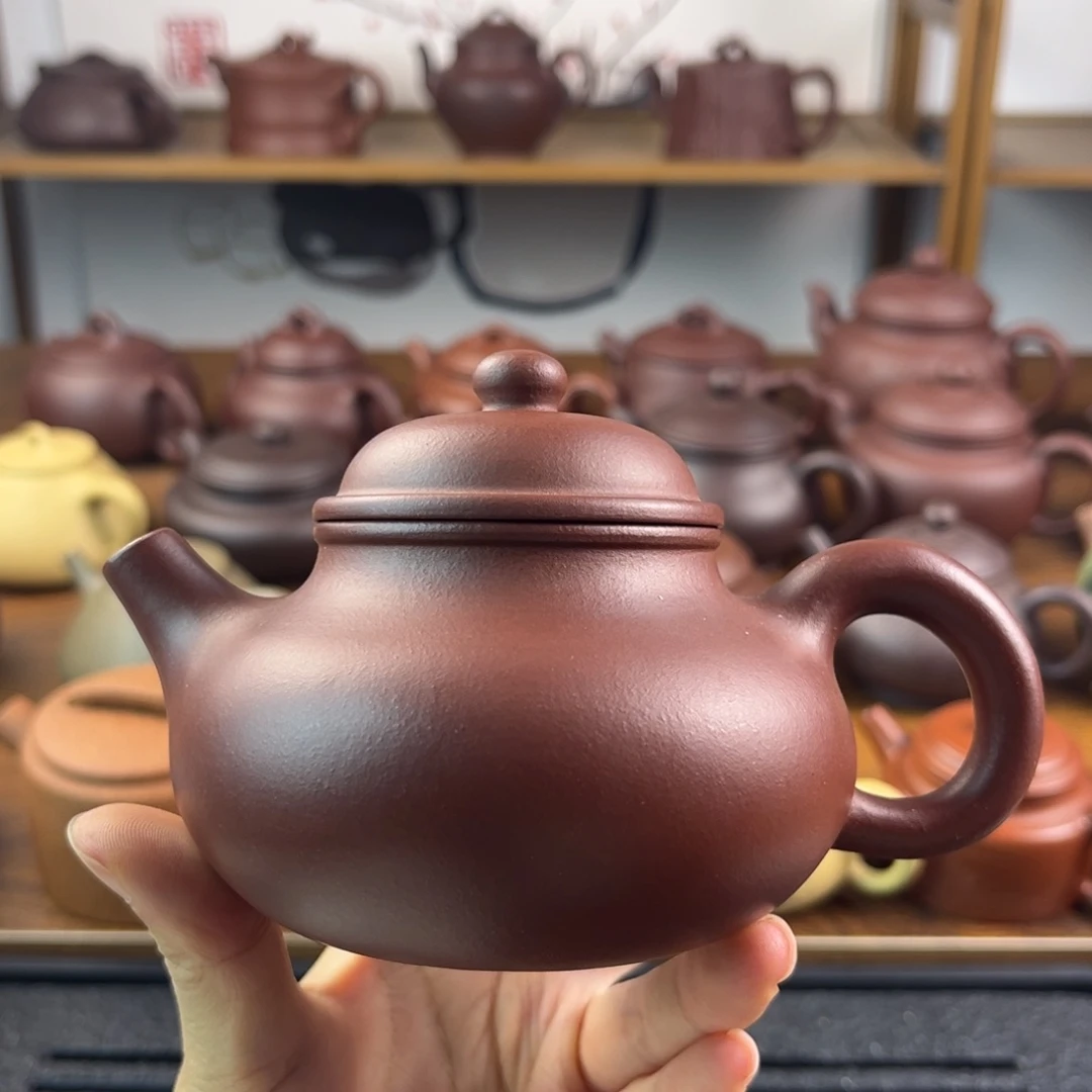 紫砂茶壶手工制作工艺精湛