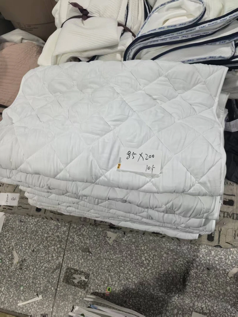 《厚广家》3楼85×200白色化纤背面无纺布小垫子 发1张