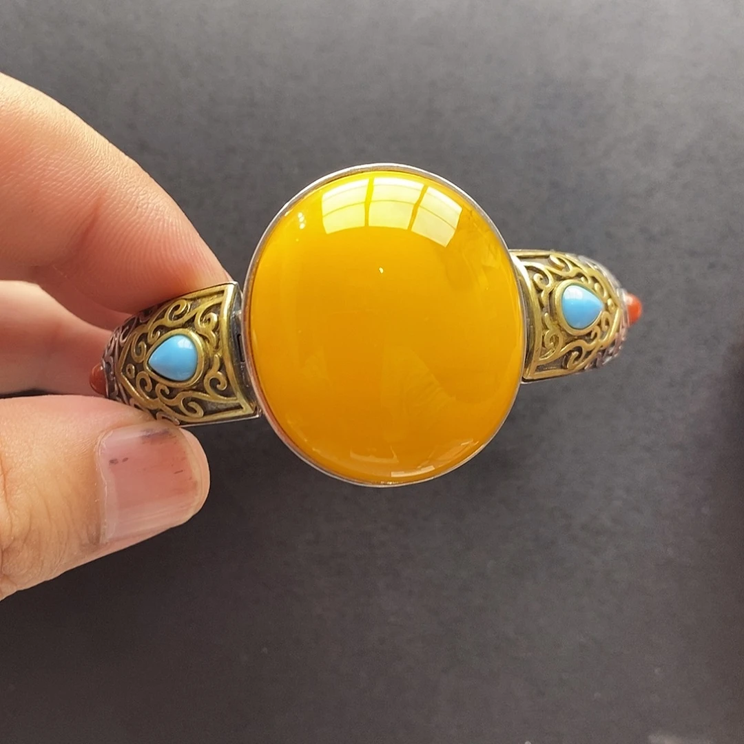 琥珀未镶嵌裸石手镯