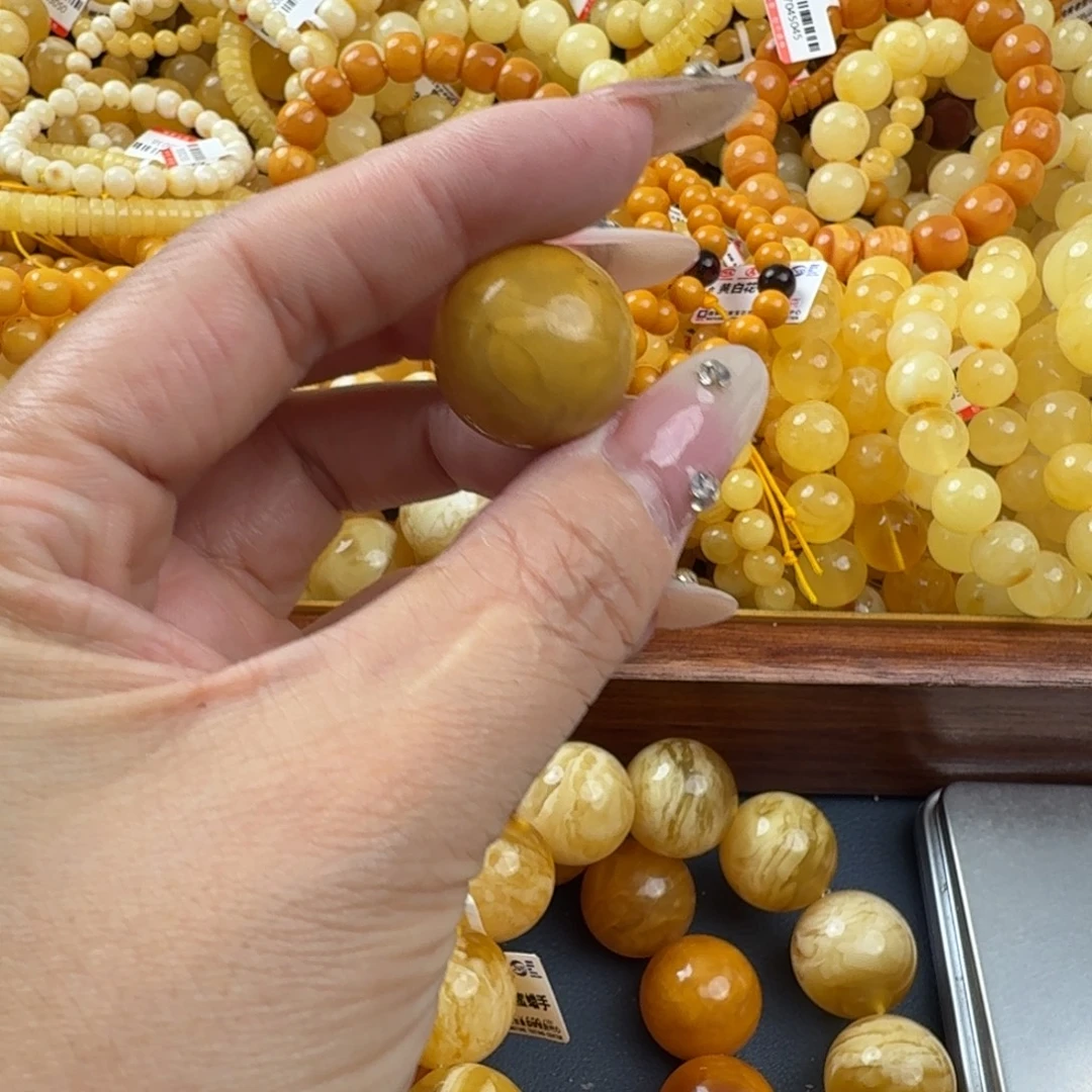 琥珀未镶嵌珠宝奇石