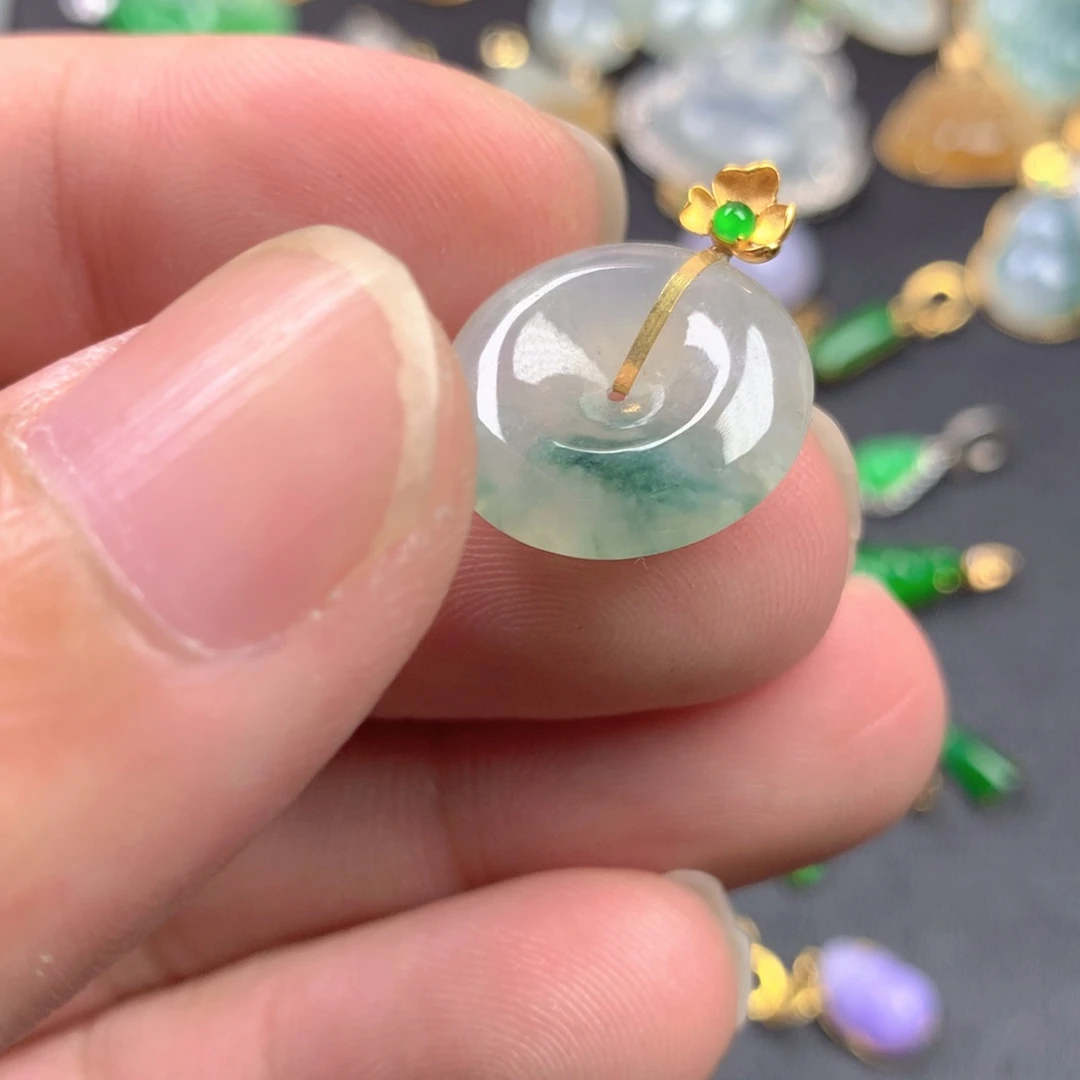 【闪购商品】颈饰18K金镶嵌翡翠翡翠