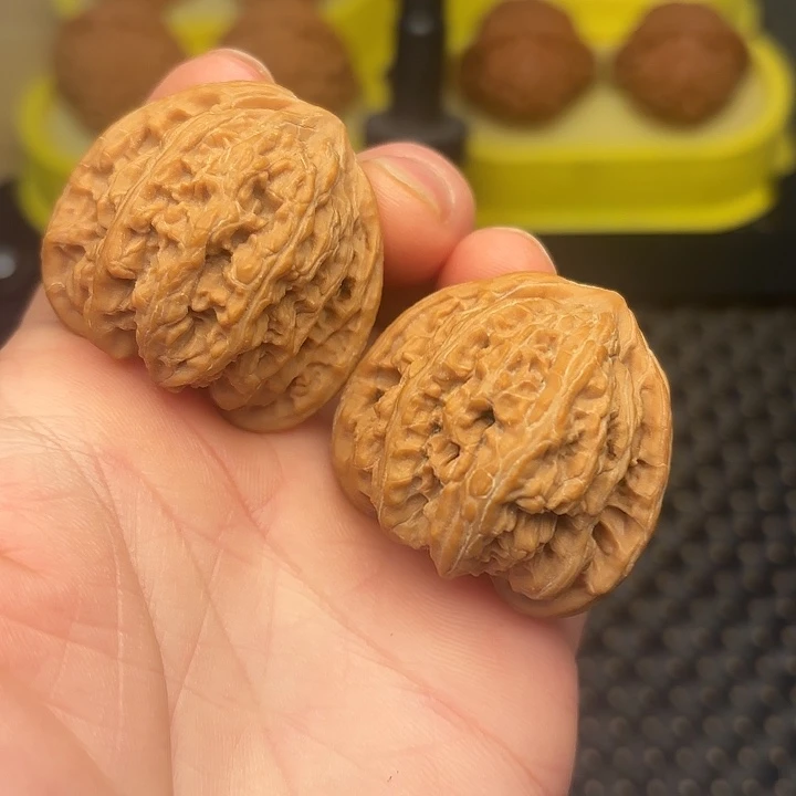 吊坠文玩核桃37全品红宝石狮子头