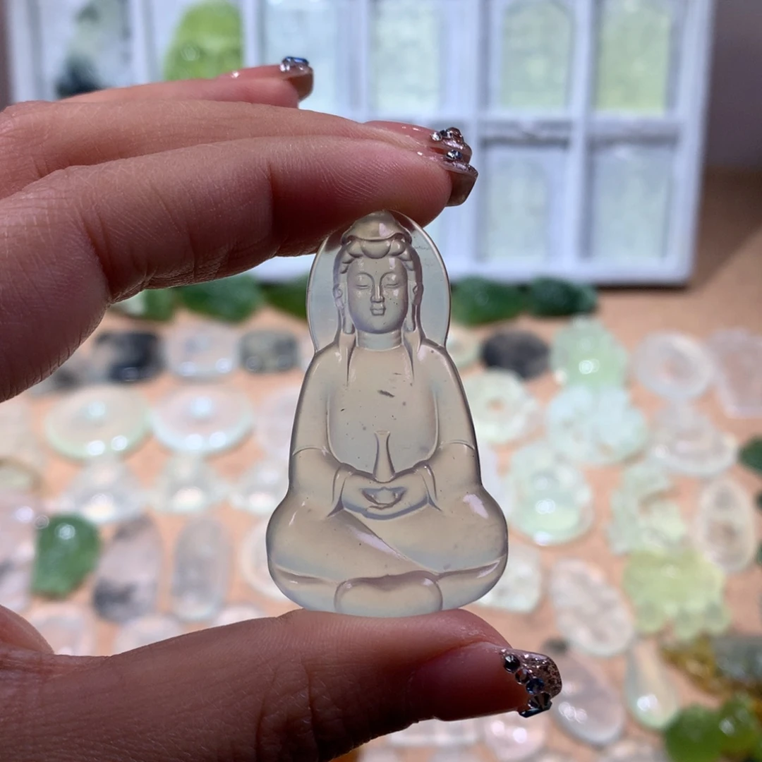 蛇纹石玉未镶嵌颈饰