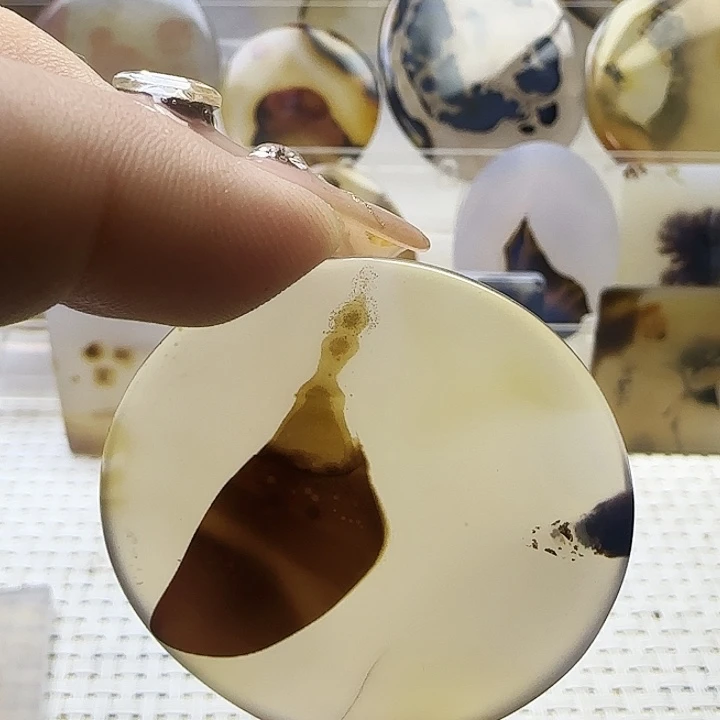 玛瑙/玉髓未镶嵌珠宝奇石