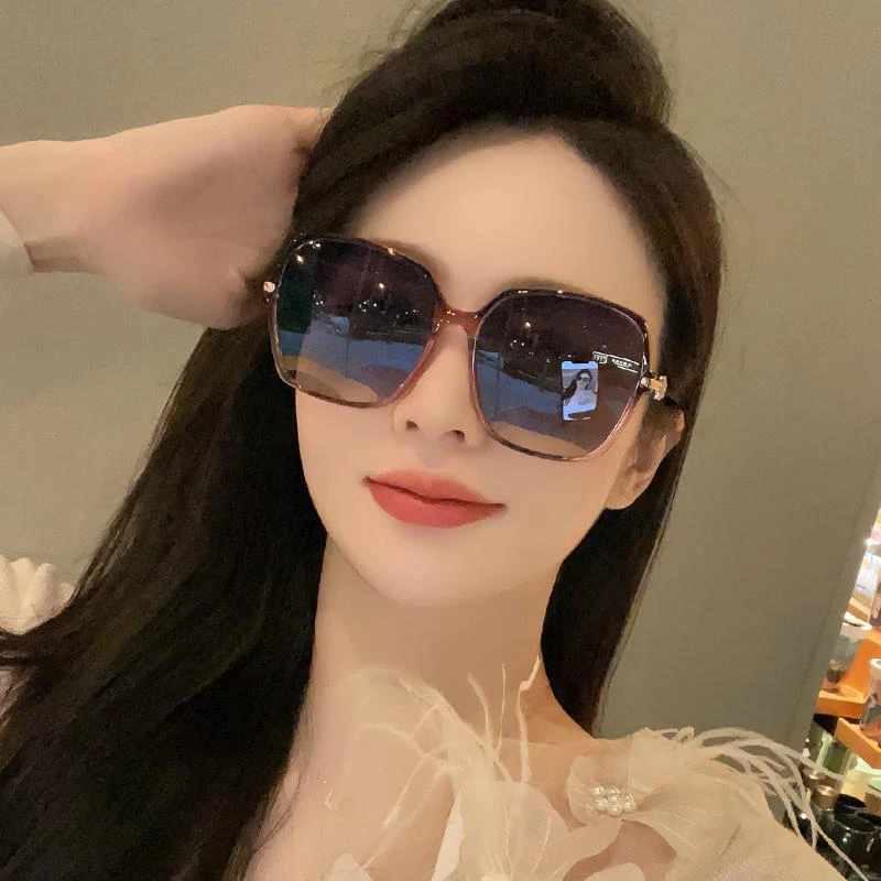 休闲墨镜女生2025新款夏防紫外线女士开车专用偏光太阳眼镜显脸小