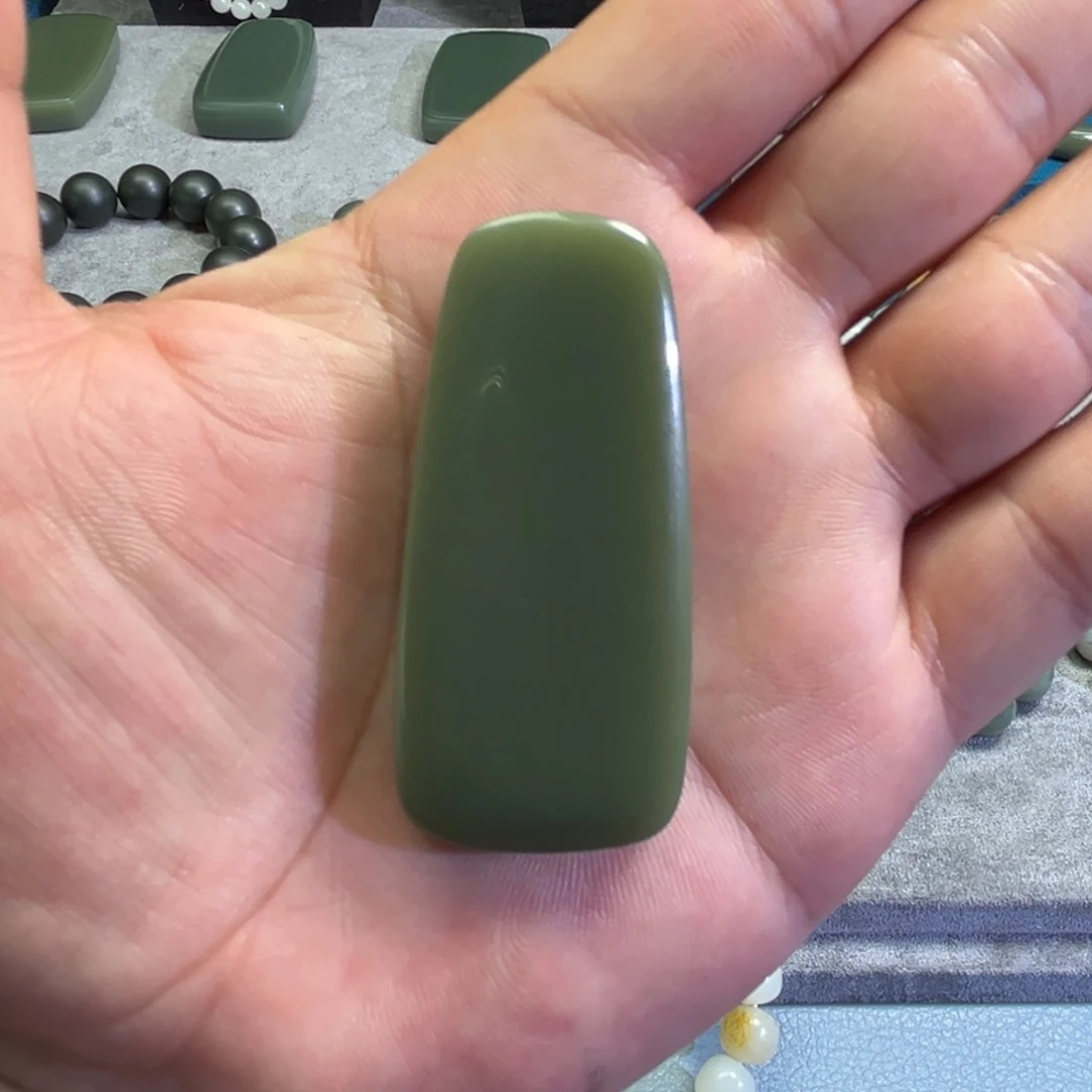 和田玉未镶嵌手链沙枣青豆青无事牌