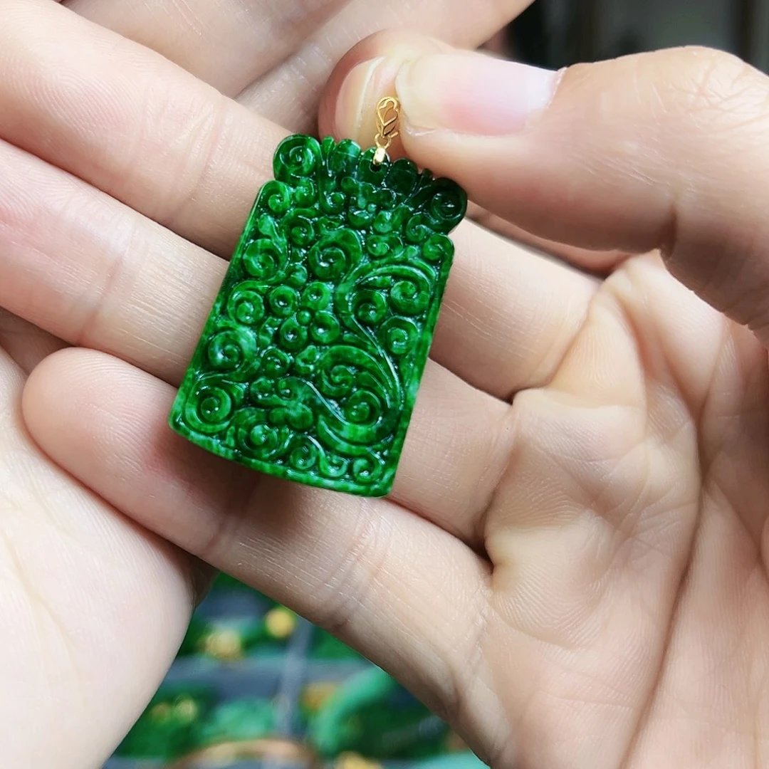 翡翠颈饰18K金镶嵌吊坠