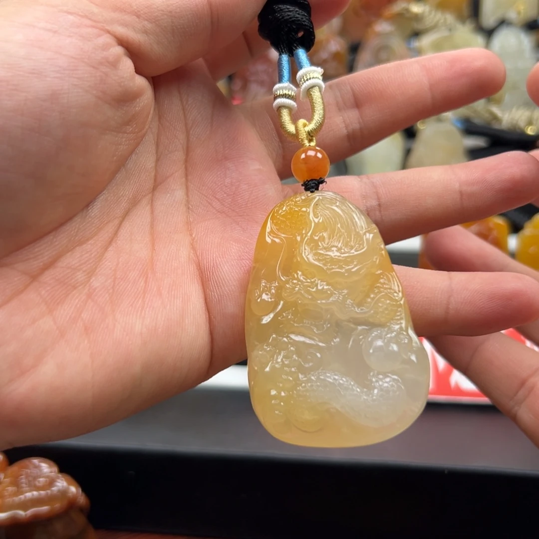 未镶嵌石英质玉（黄龙玉）黄龙玉