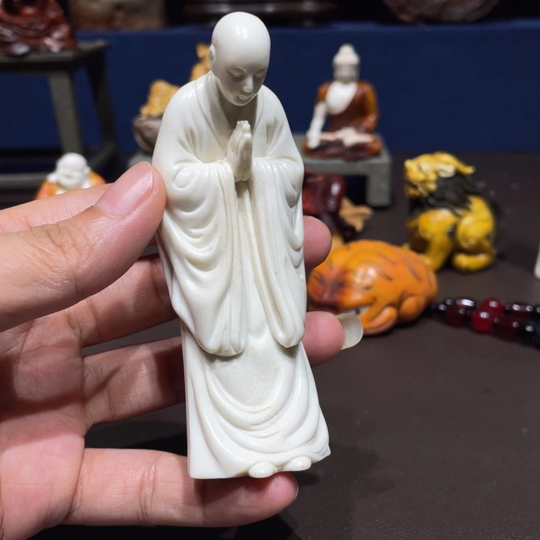 丰***睿香榧木鹿角雕刻礼佛摆件工艺品