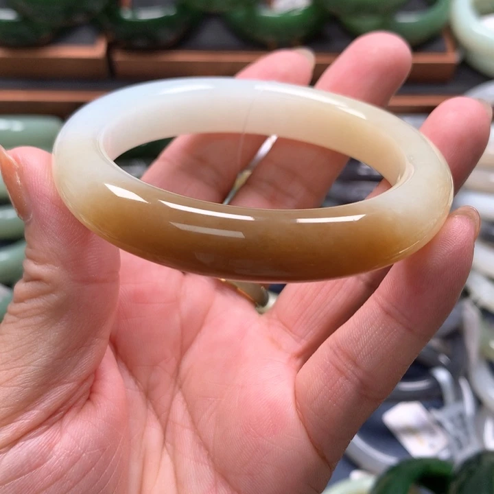 【闪购商品】未镶嵌手镯和田玉