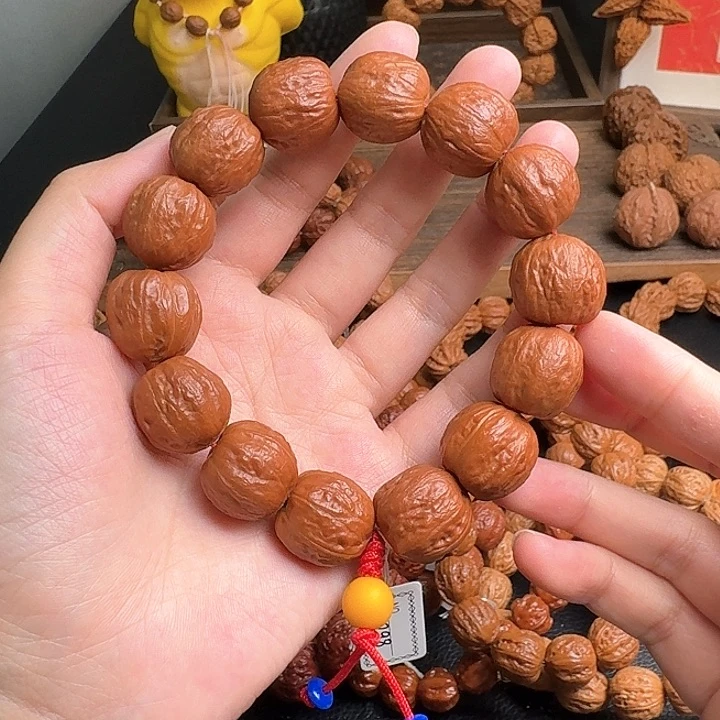 文玩核桃手串红皮光头