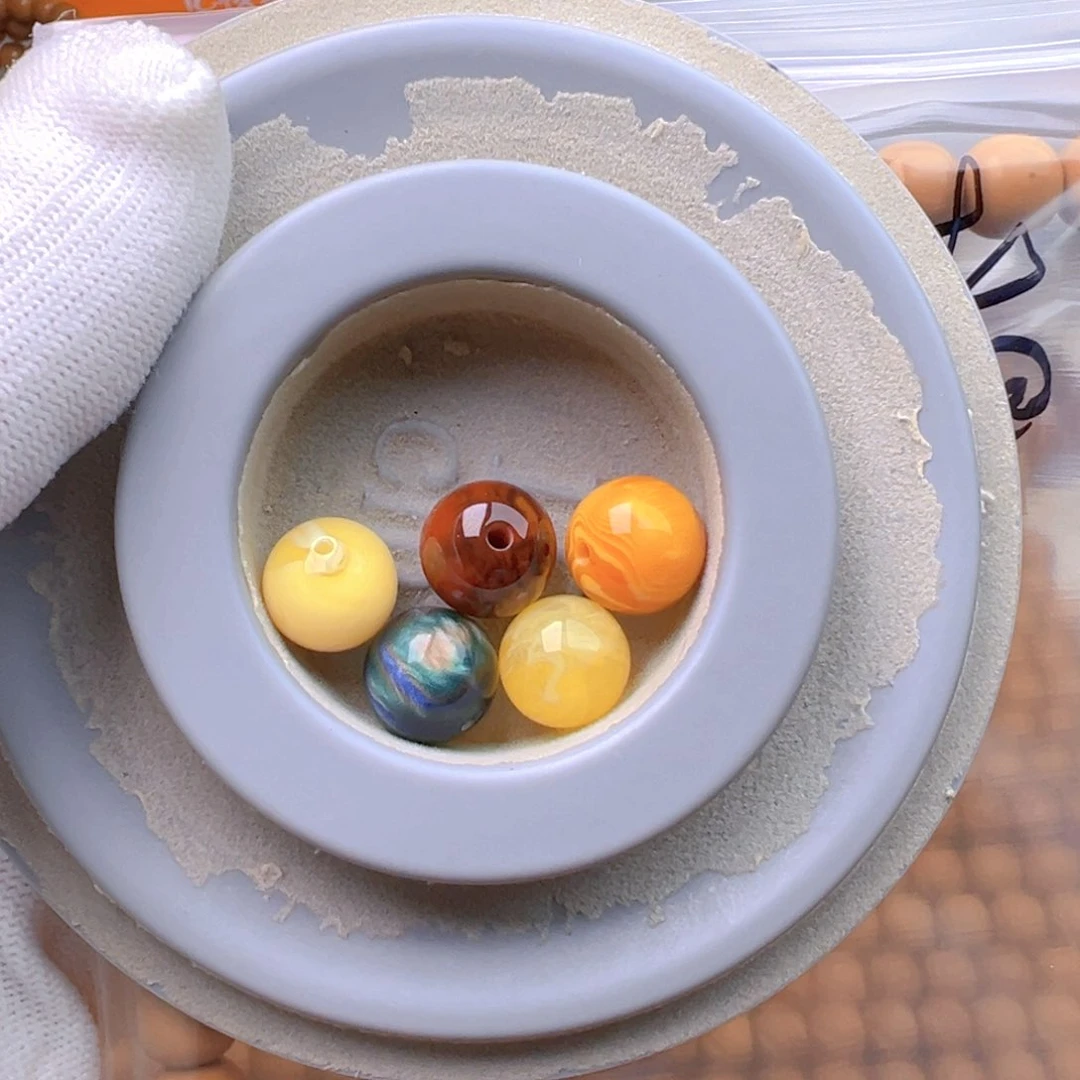 猴头核桃手串配饰手串上穿的搭配