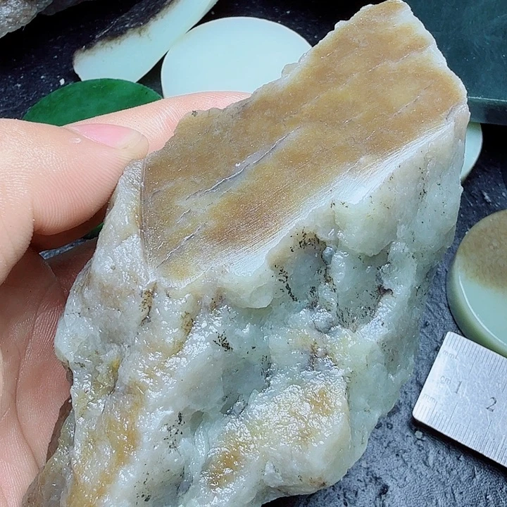 未镶嵌和田玉（糖玉）珠宝奇石
