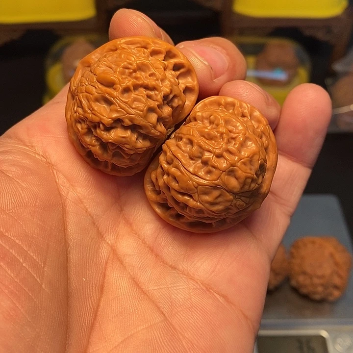 马***健吊坠文玩核桃39.5尺，宫灯