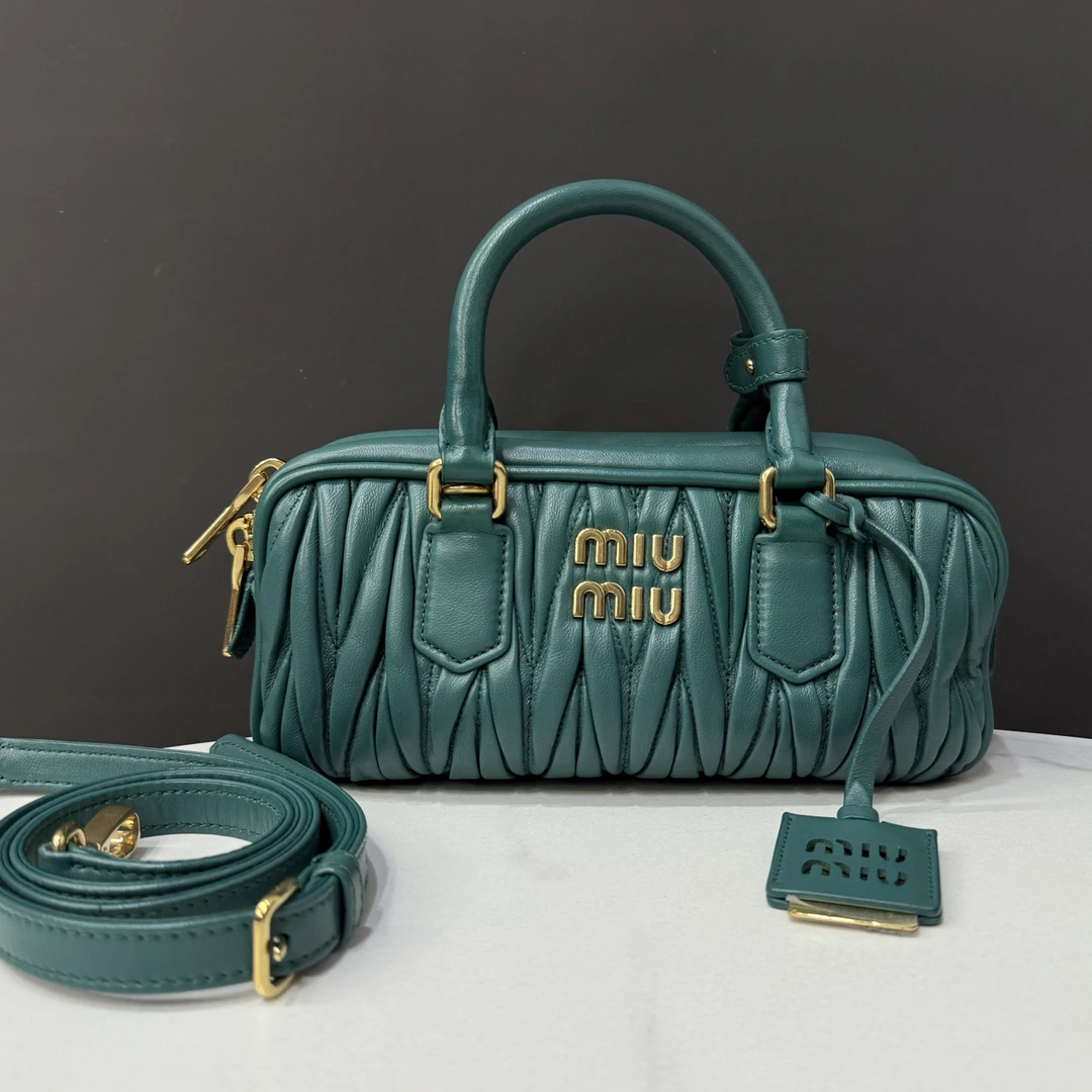 95新 MIU MIU/缪缪 褶皱保龄球包22cm/0485080507