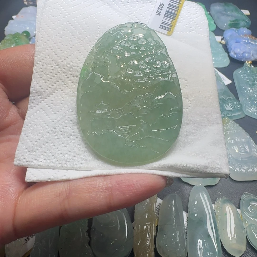 翡翠未镶嵌颈饰吊坠