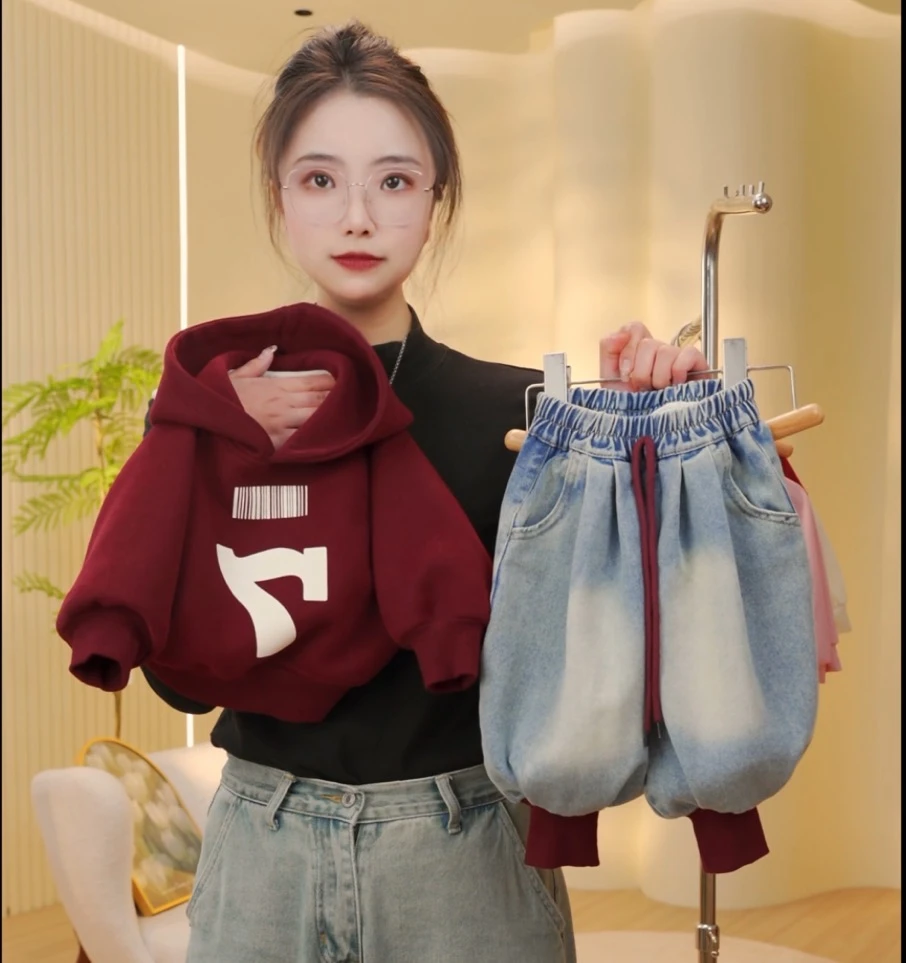 【春款不加绒】安可拉7字卫衣+红色小脚牛仔灯笼裤套装